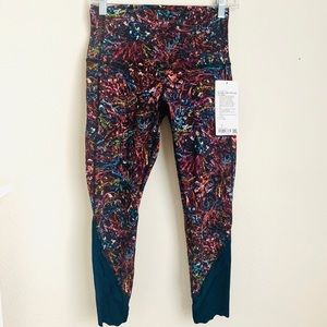 NWT Lululemon Wunder Under Scallop Crop 23” Size 6